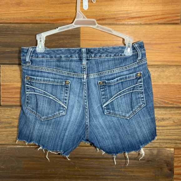 Ana shorts - Picture 3 of 3